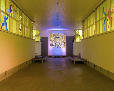 Eröffnung Sommer Akademie - Ausstellungsansicht: Two Things can be True in Light von Curtis Talwst Santiago im Stadtgalerie Zwergelgartenpavillion