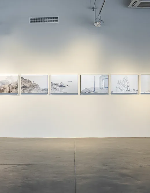 2. At the Edge of Land, installation view at Hayy Jameel, Jeddah. Courtesy of Art Jameel. Photography by Mohamed Alaskandrani_0001 - At the edge of land, Installationsansicht, Hayy Jameel, Jeddah. Courtesy of Art Jameel, Foto: Mohamed Alaskandrani