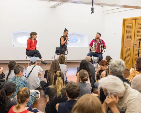 3E6A3760 - Performance "Beat Midras" by Stav Marin, Samira Saraya and Neta Weiner, Museum der Moderne, 2024