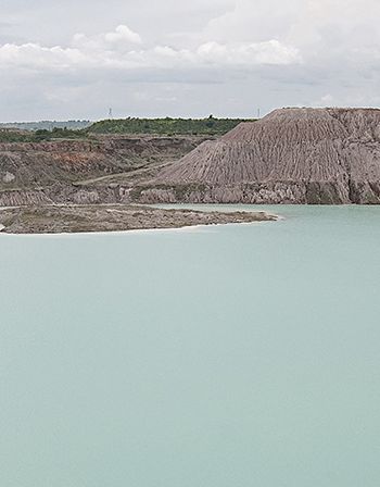 Baloji_1 - Sammy Baloji, Mine à ciel ouvert noyée de Mutoshi, 80 x 120 cm, archival inkjet print on Baryta paper, 2011, Courtesy of the artist and gallery Imane Farès