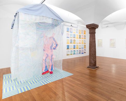 Hannah Tilson, Ausstellungsansicht kunstraum traklhaus, Foto Rudolf Strobl (5) - Hannah Tilson, Bridge I Brücke, Installationsansicht, kura-t kunstraum traklhaus, photo: Rudolf Strobl