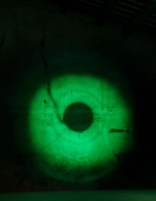 Miller_2.InstallationStainedGlass_Green Kopie - Peter Miller, Stained Glass, Regenbogen Installationansichten, 16mm Installation, Biennale Venedig, 2017.