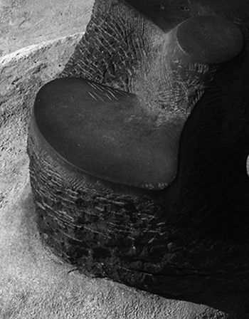 Reichmuth - Á Hreyfingu / In Motion, 2014/2016, sculpture made of Icelandic basalt rock/plaza design, Sundahöfn harbor, Reykjavík