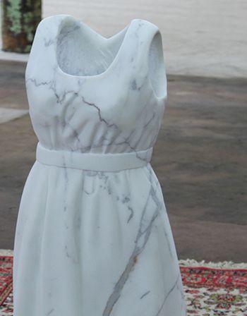 Reichmuth - In Marmor gekleidet, 2015, Carrara Marmor