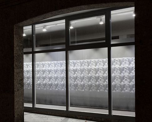 Riegler_2_Heinz_Riegler_Ghosts_2024 - Heinz Riegler, Ghosts, Installationsansicht, MTGAIA, 2024. Foto: Valentin Backhaus