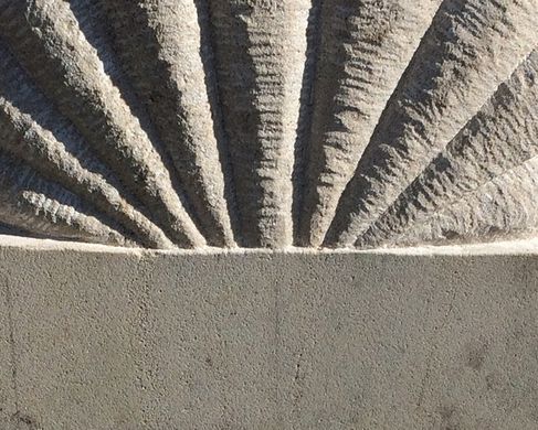 Steinbruch_Kunstgespräch_slider - Mikkel Holm Torp, "Fontæne uden vand," 2020, Cotta sandstone, detail from the online exhibition Potentialitet