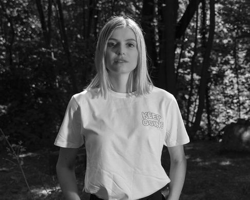 Elizabeth Pich
© Elizabeth Pich, Foto: Lukas Ratius elizabeth-pich-2023-original-300dpi - Elizabeth Pich