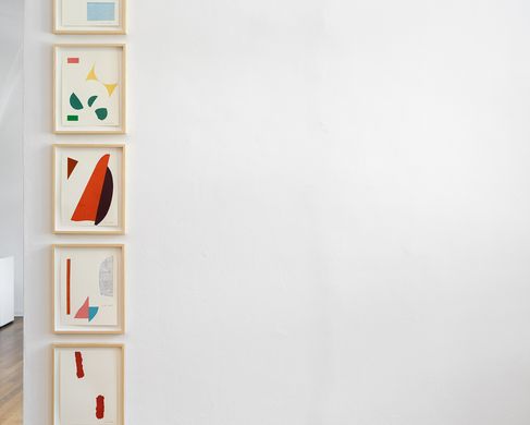 Ulrike Müller, In Pieces, installation view, Art Gallery in Traklhaus, Salzburg, 2023. Foto: Rudolf Stroblinstallation